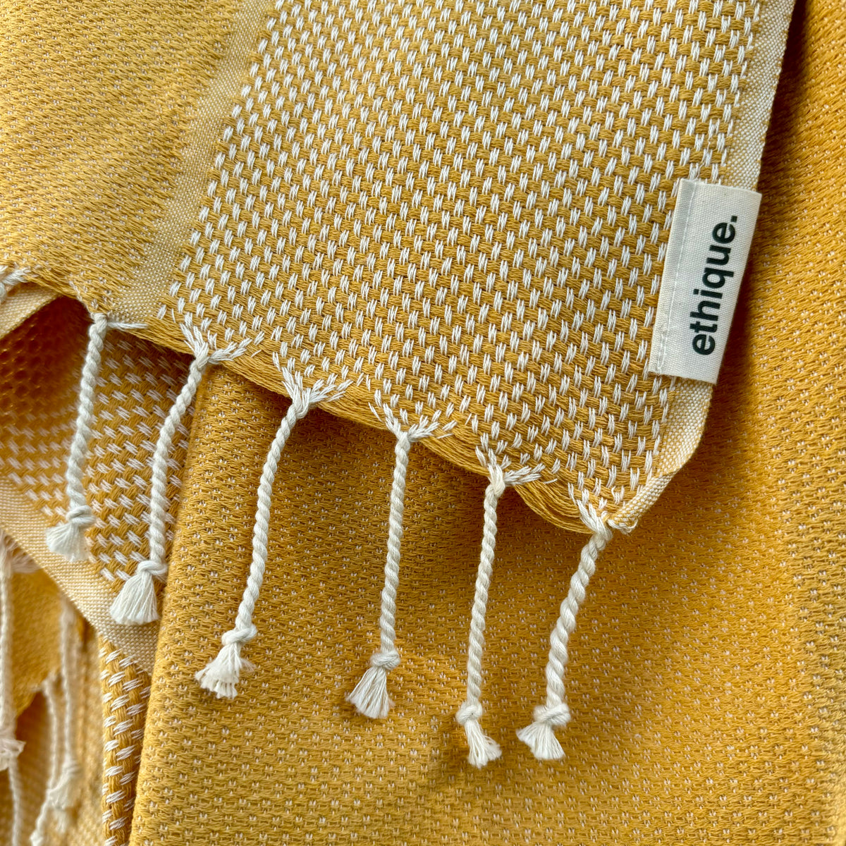 Helles gelbes Pestemal, ideal als sommerlicher Überwurf für den Strand oder als leuchtendes Accessoire für sonnige Tage